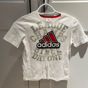 Kids adidas t-shirt size 6